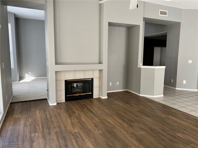 Building Photo - 2229 Fiero Dr