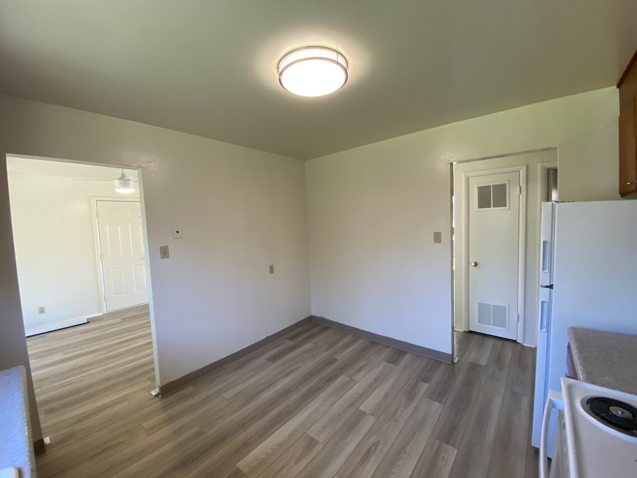 Building Photo - 511 Salano Dr