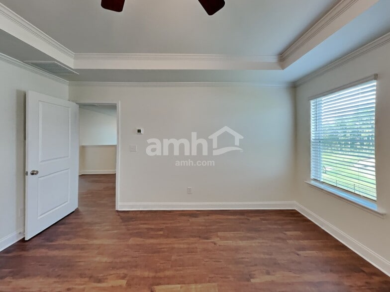 Building Photo - 150 Hazel Pk Dr