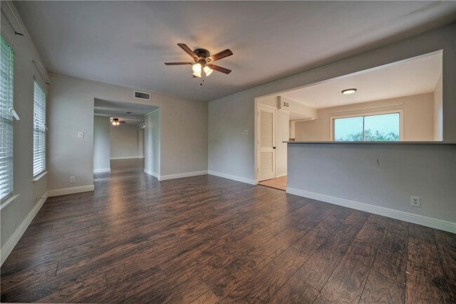 Building Photo - 2105 Rabb Rd