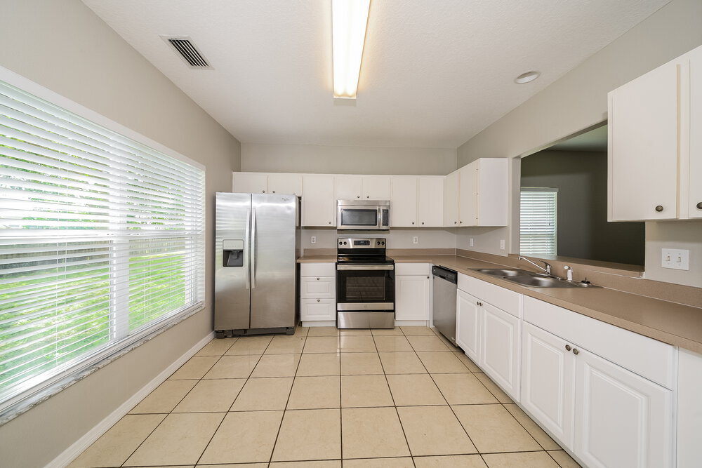 Building Photo - 3415 30th Ln E