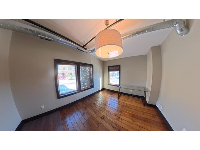 Building Photo - 312 3rd St