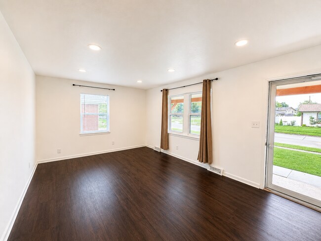 Building Photo - Charming 3-Bedroom Home in the Heart of Clarksville!