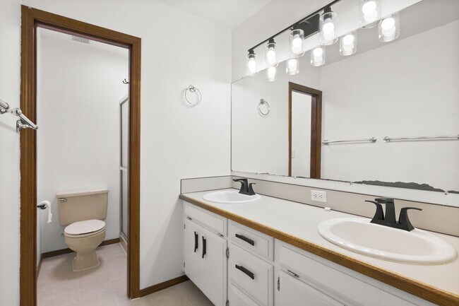 Building Photo - 3 Bedroom, 2.5 Bathroom Home Nestled in the Heart of Picks Landing Neighborhood