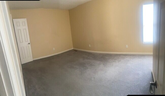 Building Photo - 5302 Country Club Ln