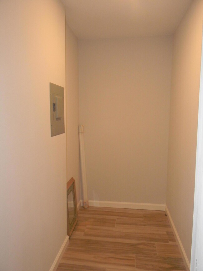 Building Photo - 1036 Ashley Ave