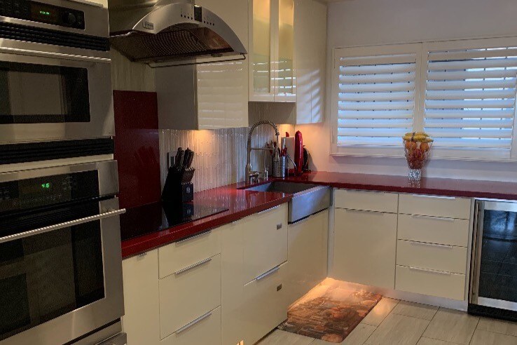 kitchen - 2520 Clairemont Dr