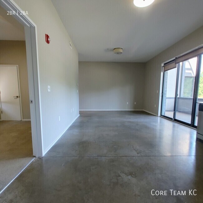 Building Photo - 3632 Gillham Rd