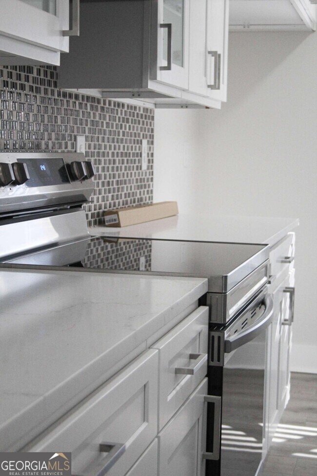 Building Photo - 970 Bates Rd