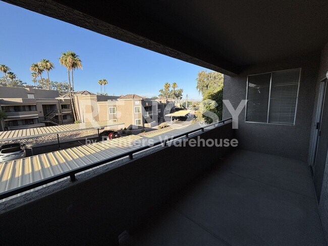 Building Photo - Beautiful Condo The Cliff At North Mountain!