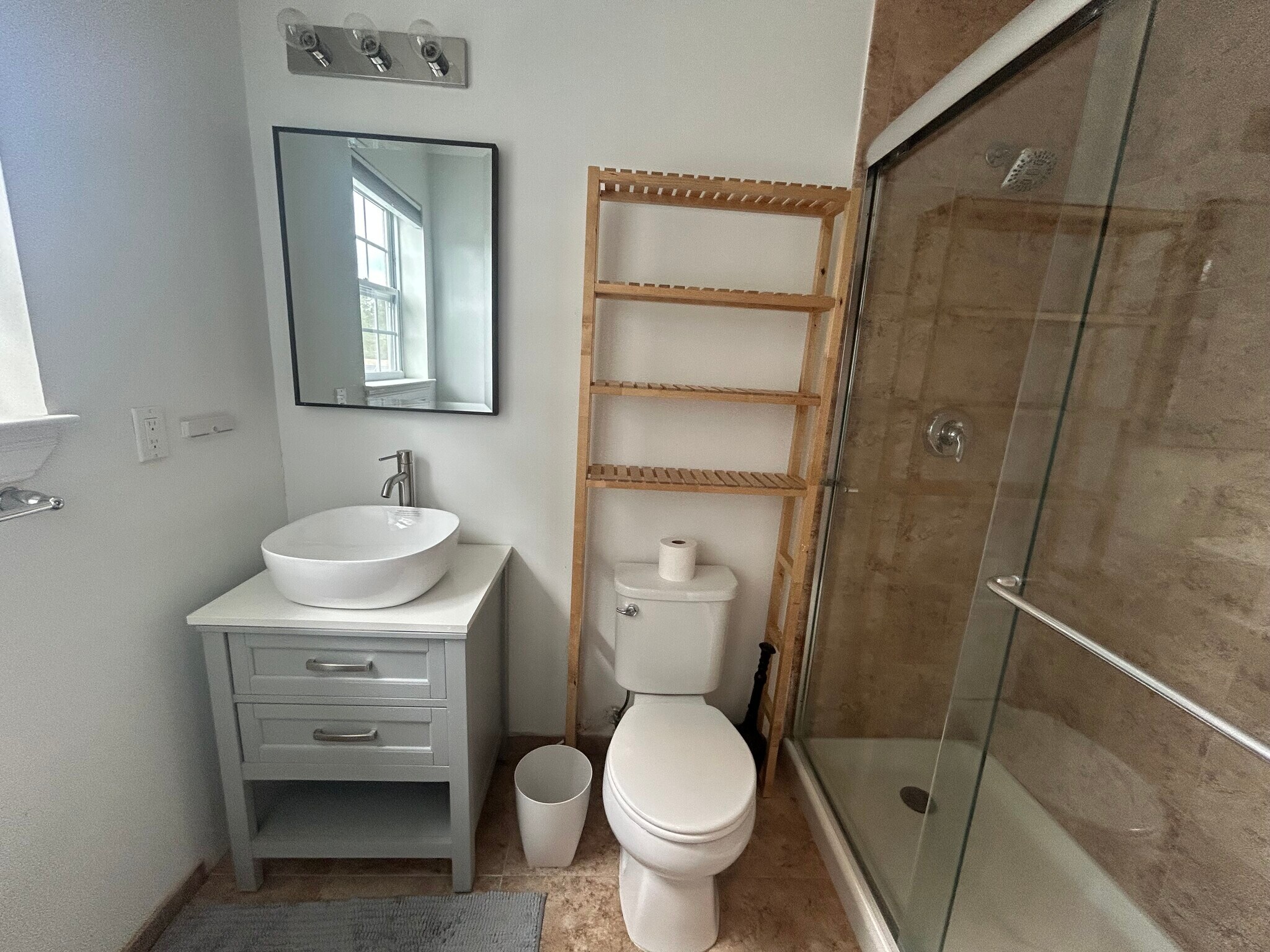 2nd floor full bathroom # 1 - 324 Cross St