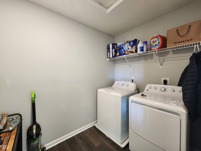Building Photo - 2573 Plano Dr