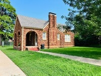 Building Photo - Nice 3 Bedroom 1 Bathroom Home With Detach...
