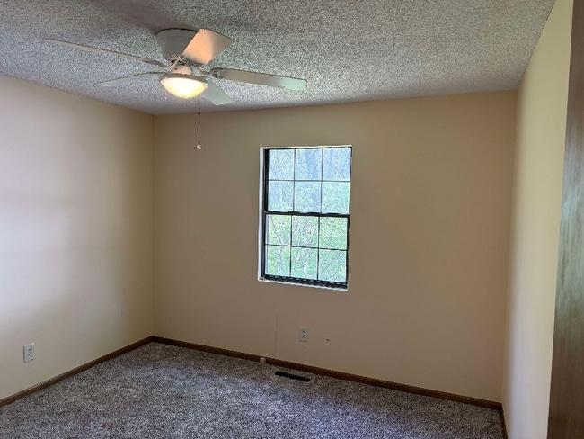 Building Photo - 8323 Woodson Dr