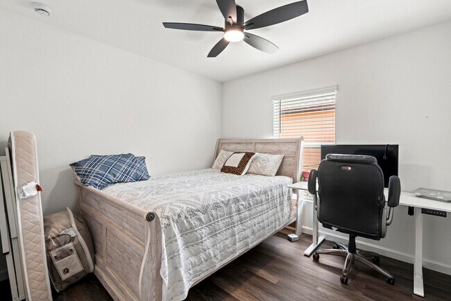 Building Photo - 701 Carlyle Wy