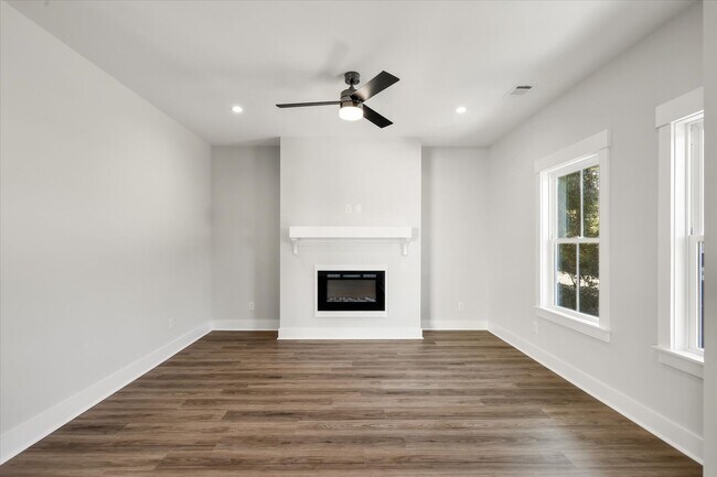 Building Photo - 5404 Mildred St