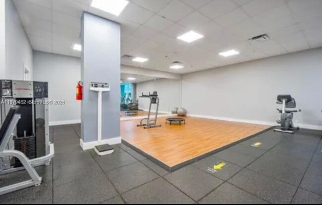 Building Photo - 2030 S Ocean Dr