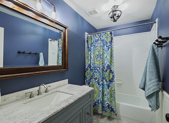 Building Photo - 5004 Rain Forest Dr