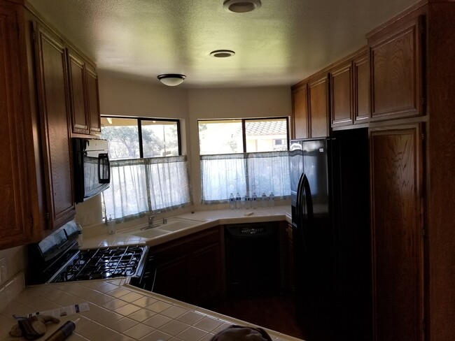 Building Photo - AVAILABLE FEBRUARY - 2Bed / 1Bath Nipomo C...