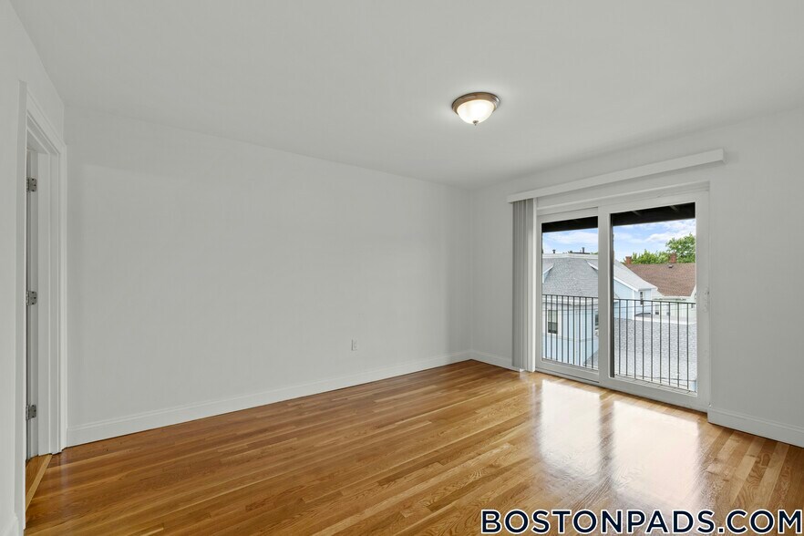 Building Photo - 134 Summer St