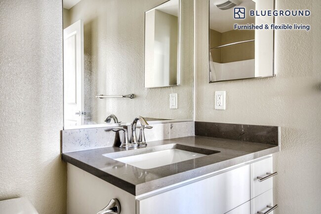 Building Photo - 801 Church St