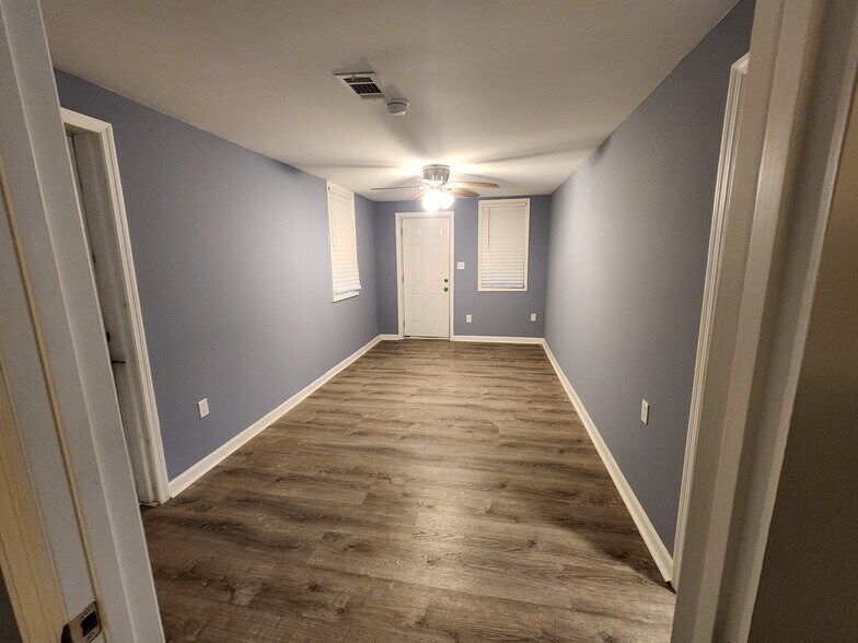 Building Photo - 1603 Richards St