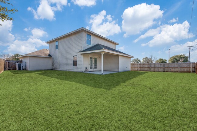 Building Photo - Four bedroom in New Braunfels