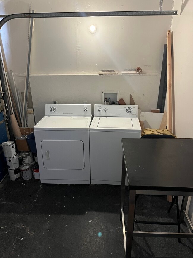 Building Photo - 255 Bartlett St