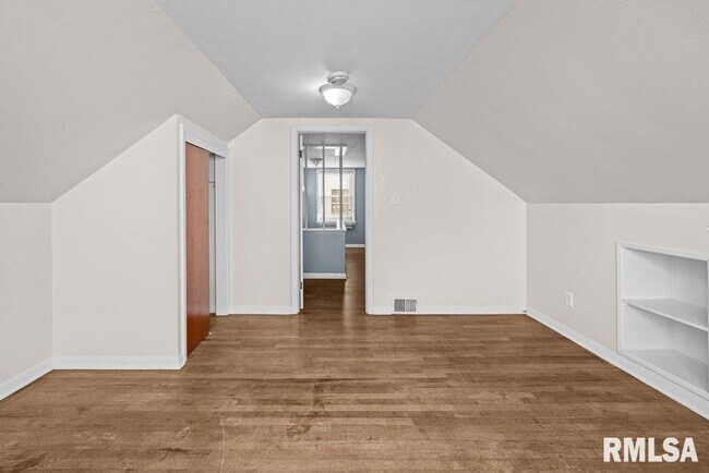 Building Photo - 1916 33rd St