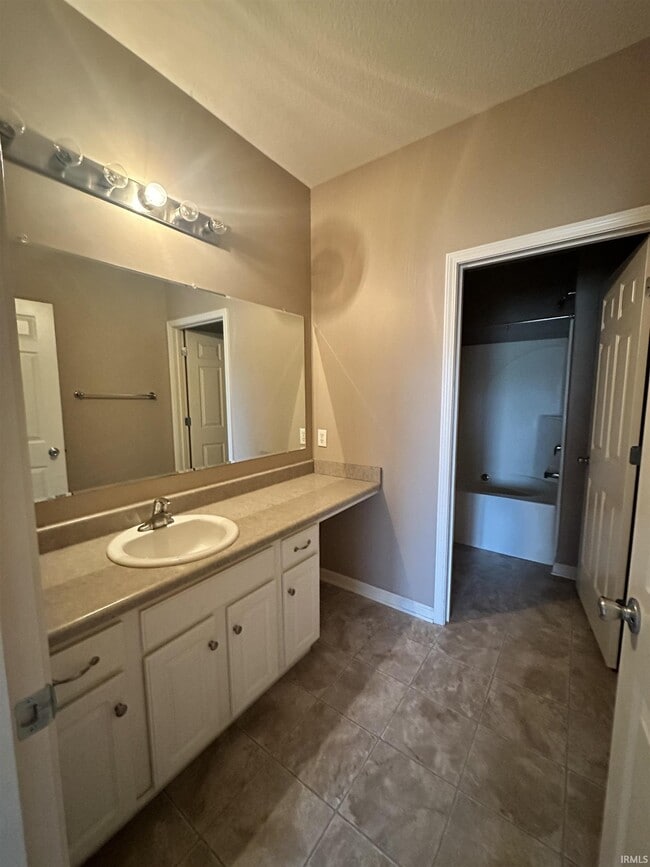 Building Photo - 315 Victoria Station Way