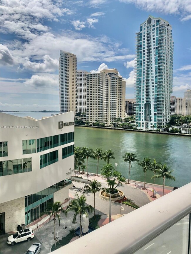 Building Photo - 300 S Biscayne Blvd