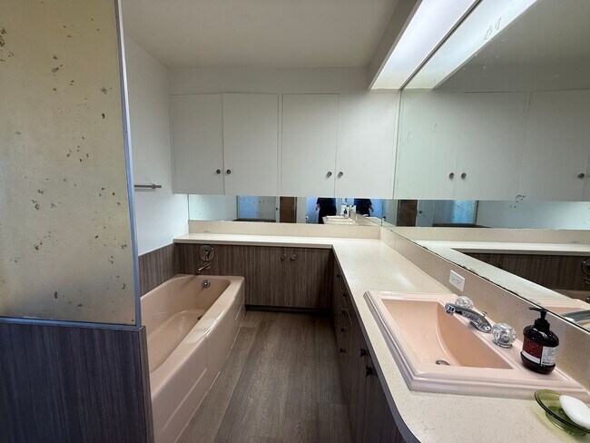 Building Photo - Luxury Upper Piedmont Estate