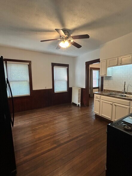 Building Photo - 1567 Wagar Ave