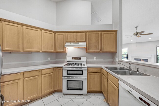 Building Photo - 3643 Bluefield Ave