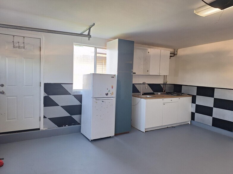 Building Photo - 165 Minot Ave