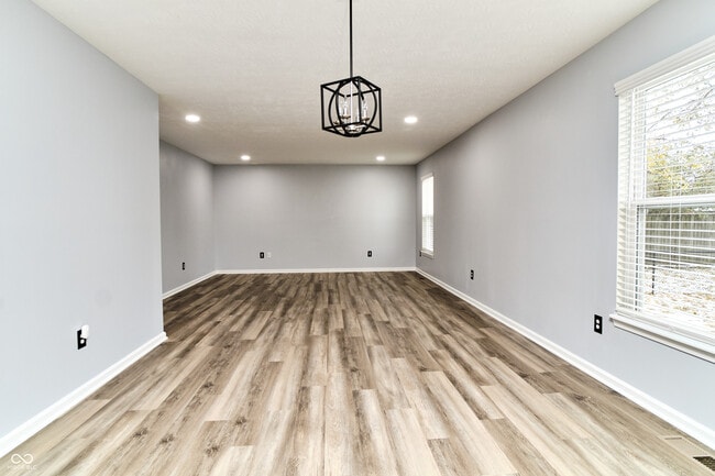 Building Photo - 730 N East St