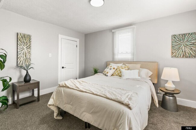 Building Photo - Charming 3-Bedroom Home with Spacious Layout