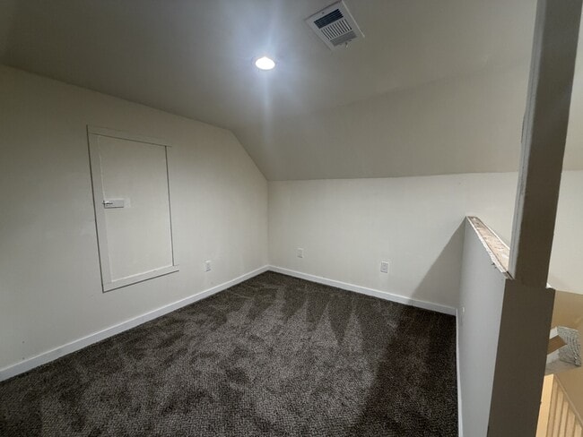 Building Photo - 10046 Larkin Rd