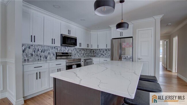 Building Photo - 16A Alexander Hamilton Ct