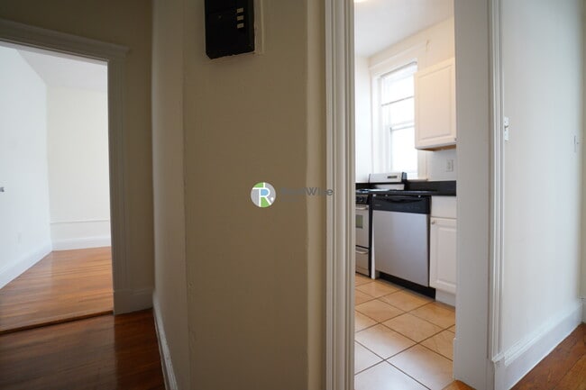 Building Photo - 82 Brainerd Rd