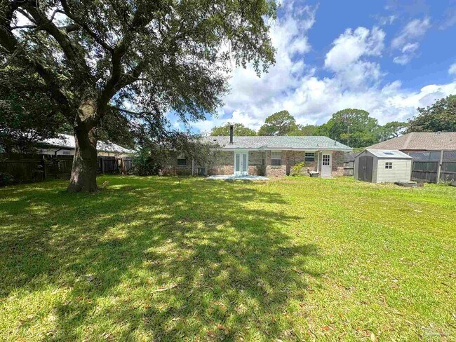 Building Photo - 4168 Danamar Dr