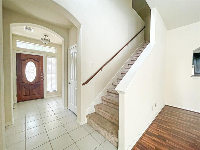 Building Photo - 10940 Chazenwood Dr