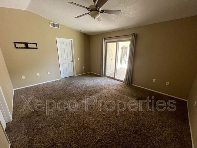 Building Photo - 51865 Avenida Velasco