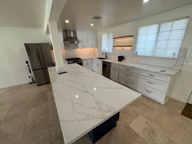 Building Photo - Single-Story 3-Bedroom Pool Home with RV P...