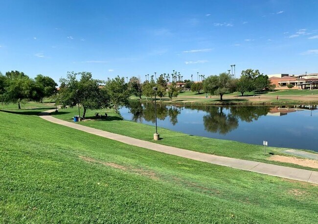 Building Photo - 1211 N Miller Rd