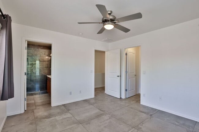 Building Photo - 1416 S Terrace Rd