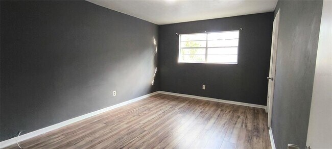 Building Photo - 2640 SW 31st Pl