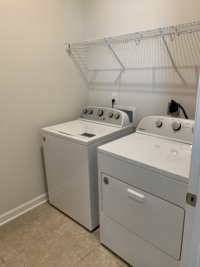 Laundry - 4023 Armstrong Farm Dr