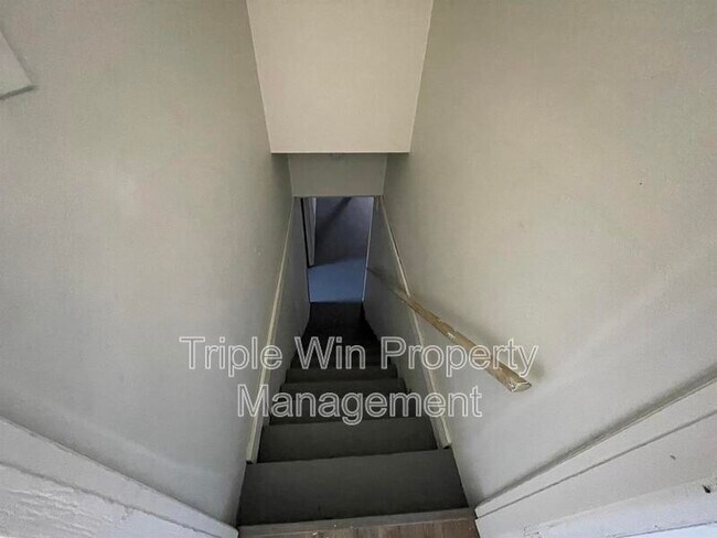 Building Photo - 1225 Carla Dr