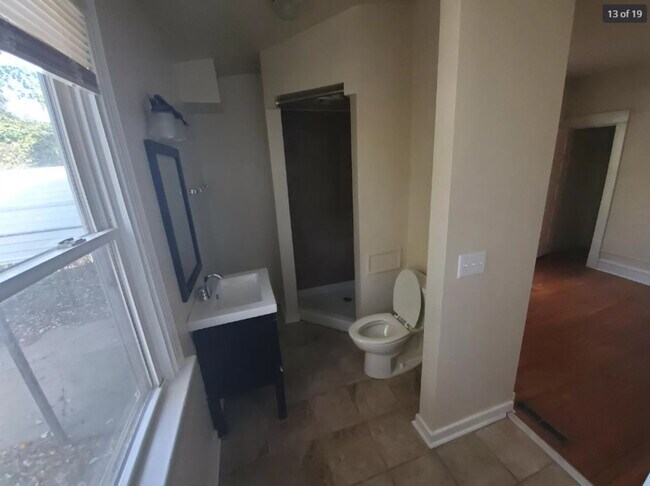 Building Photo - 1806 Mechanicsville Tpke